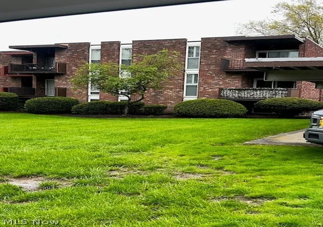 Condo for sale at 3020 N River Rd #G3, Warren, OH 44483 | MLS# 5206942