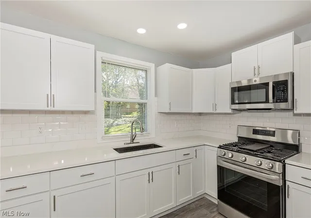 Photo 3 of Sale Pending at 1259 Hereford Rd, Cleveland, OH 44118 | MLS# 5206975 | Listing updated on 2026-06-17