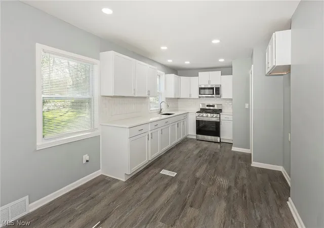 Photo 4 of Sale Pending at 1259 Hereford Rd, Cleveland, OH 44118 | MLS# 5206975 | Listing updated on 2026-06-17