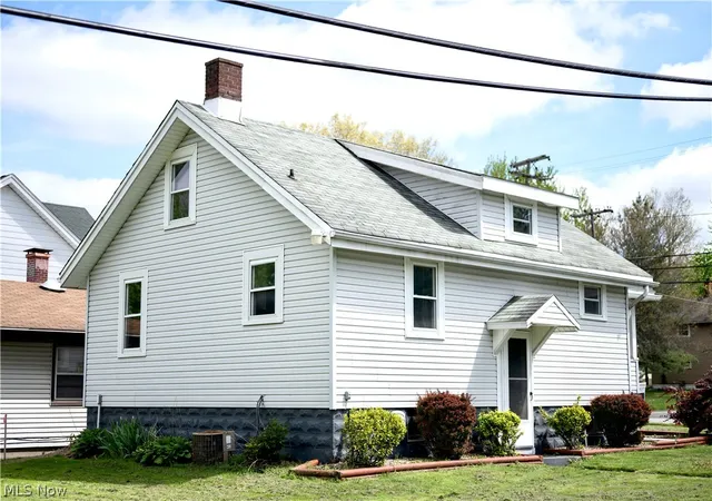 3rd image of 664 Tenney Ave, Campbell, OH 44405 | MLS# 5206983
