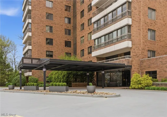 Photo 2 of Condo for sale at 27500 Cedar Rd #808, Beachwood, OH 44122 | MLS# 5206484 | Listing updated on 2026-07-31