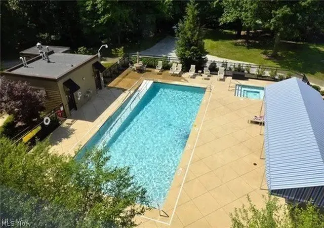 Listing Photo 2 - Condo for sale in building located at 27500 Cedar Rd, Beachwood, OH 44122 - Unit #808