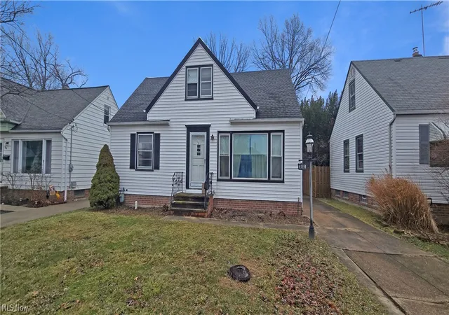 Homes for sale in Willowick, OH | 351 Clarmont Rd, Willowick, OH 44095 | MLS# 5207036