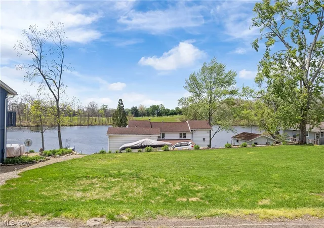 4th image of 3870 S Main St, Green, OH 44319 | MLS# 5206945