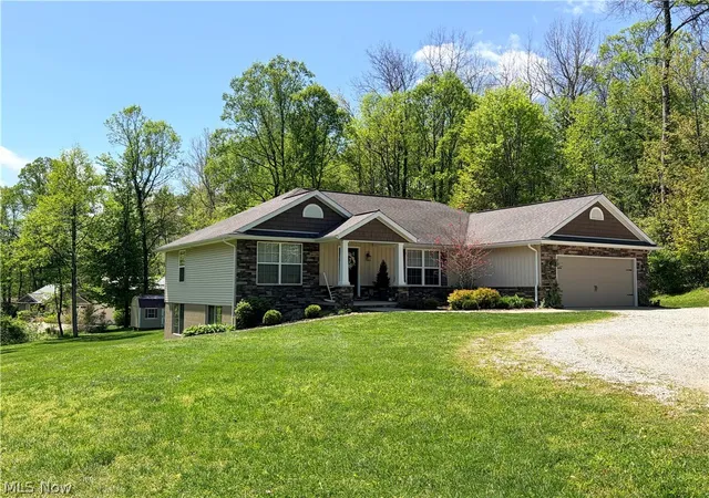 2nd image of 7807 Arbon Dr, Millersburg, OH 44654 | MLS# 5206668