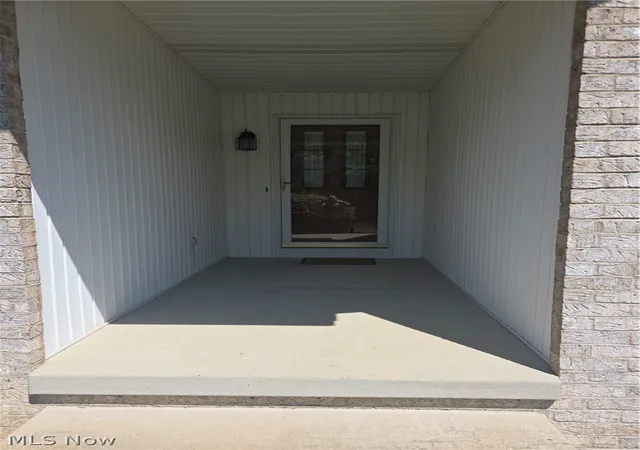 Listing Photo 5 - Condo for sale in building located at 193 Mathews Rd, Youngstown, OH 44512