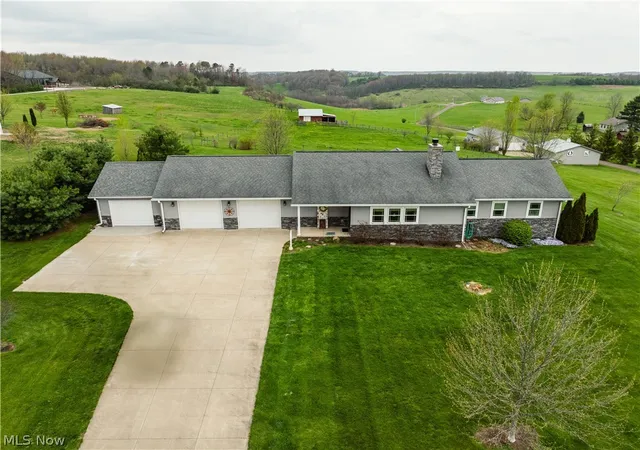 Homes for sale in Dundee, OH | 4586 Hardy Ridge Rd Nw, Dundee, OH 44624 | MLS# 5207319