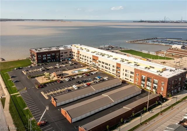 Homes for sale in Sandusky, OH | 401 W Shoreline Dr #102, Sandusky, OH 44870 | MLS# 5206865