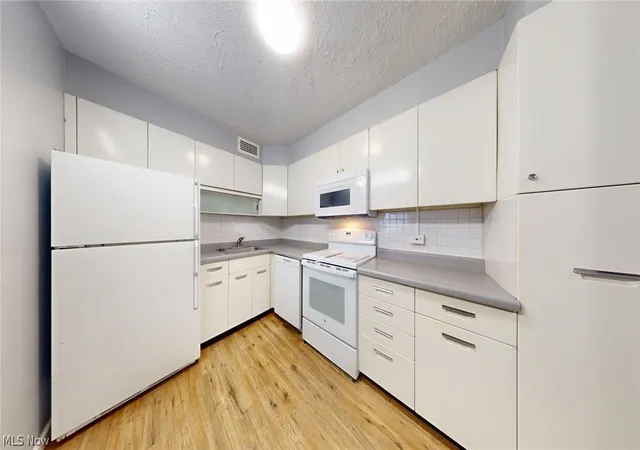 Homes for sale in Lakewood, OH | 12700 Lake Ave #804, Lakewood, OH 44107 | MLS# 5207277