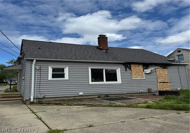 Homes for sale in Garfield Heights, OH | 13402 Shady Oak Blvd, Garfield Heights, OH 44125 | MLS# 5207419