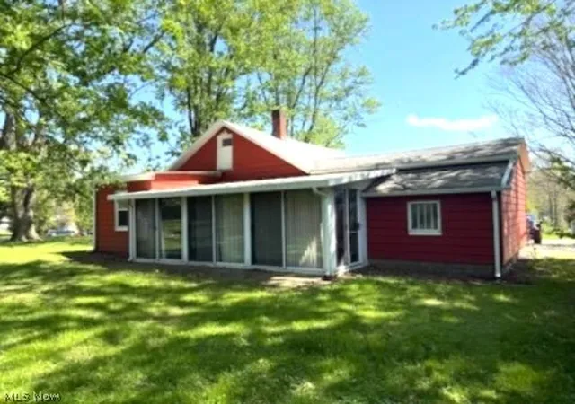 Photo 4 of Single family home for sale at 4047 John St, Atwater, OH 44201 | MLS# 5206751 | Listing updated on 2026-06-21