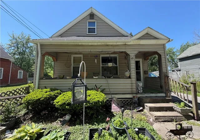 Homes for sale in Cleveland, OH | 3692 E 52nd St, Cleveland, OH 44105 | MLS# 5207176