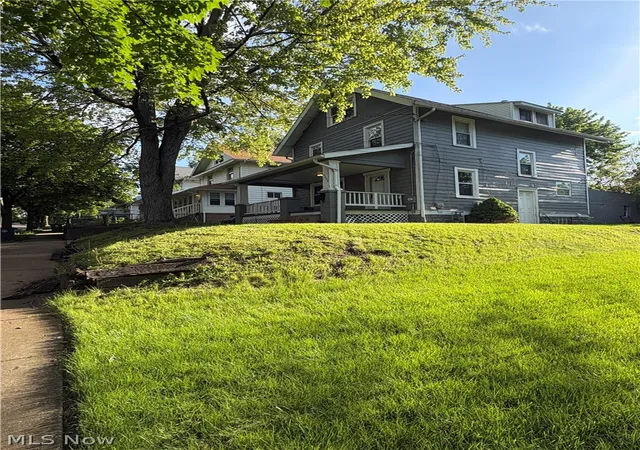 Photo 2 of Single family home for sale at 1239 Pondview Ave, Akron, OH 44305 | MLS# 5206886 | Listing updated on 2026-08-25