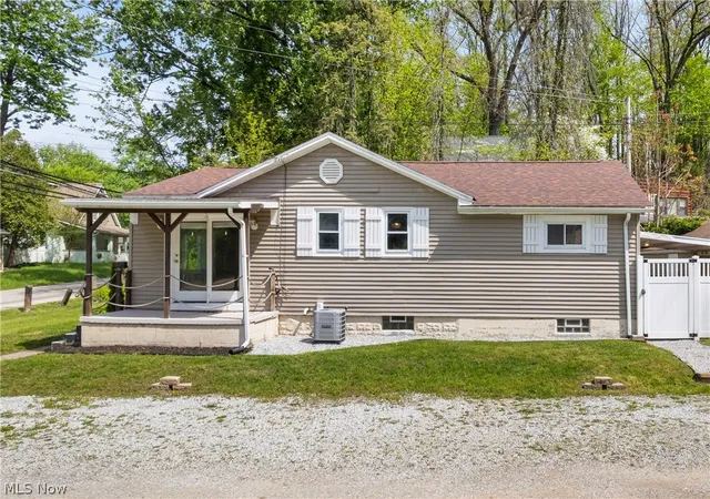 Photo 3 of Single family home for sale at 3771 S Turkeyfoot Rd, New Franklin, OH 44319 | MLS# 5207297 | Listing updated on 2026-08-24