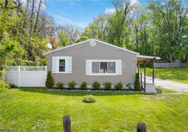 Photo 4 of Single family home for sale at 3771 S Turkeyfoot Rd, New Franklin, OH 44319 | MLS# 5207297 | Listing updated on 2026-08-24