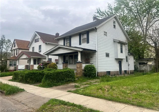 Homes for sale in Cleveland, OH | 987 E 129th St, Cleveland, OH 44108 | MLS# 5207099