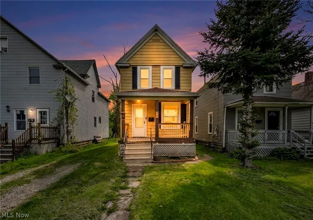 Homes for sale in Lorain, OH | 1023 W Washington Ave, Lorain, OH 44052 | MLS# 5190270