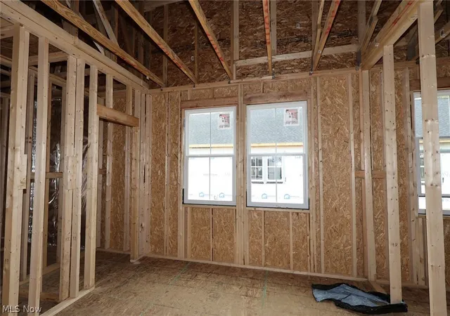 8th image of 2435 Merriment Dr, Elyria, OH 44035 | MLS# 5207796