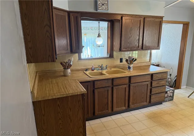 3rd image of 533 Forest Hill Dr, Youngstown, OH 44515 | MLS# 5207820
