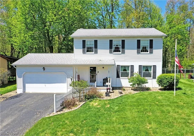 1st image of 34 Hickory Trace Dr, Girard, OH 44420 | MLS# 5207724