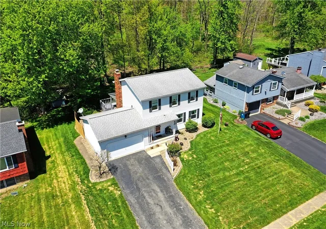 Photo 4 of Single family home for sale at 34 Hickory Tr Dr, Girard, OH 44420 | MLS# 5207724 | Listing updated on 2026-07-09