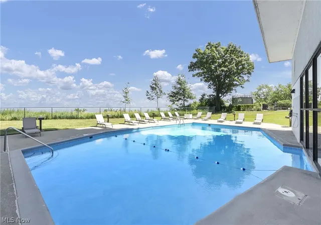 image of 12550 Lake Ave, Lakewood, OH 44107
