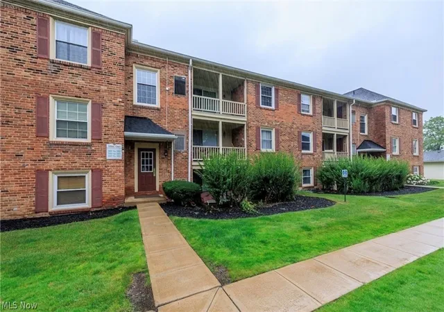 1st image of 5810 Tiffany Ct, Cleveland, OH 44124 | MLS# 5207892