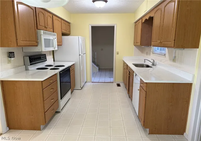 2nd image of 19281 Idlewood Trl, Strongsville, OH 44149 | MLS# 5207167