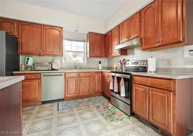 Homes for sale in North Olmsted, OH | 4982 Penny Ln, North Olmsted, OH 44070 | MLS# 5205513