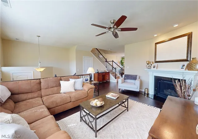 3rd image of 6144 N Pointe Dr, Cleveland, OH 44124 | MLS# 5207804