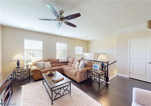 5th image of 6144 N Pointe Dr, Cleveland, OH 44124 | MLS# 5207804