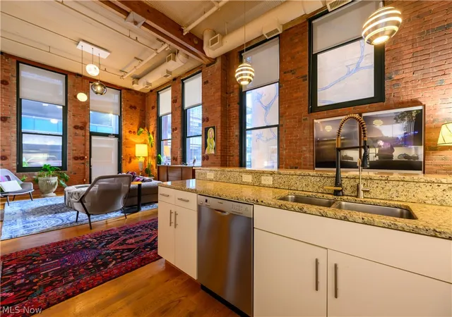 3rd image of 635 W Lakeside Ave #406, Cleveland, OH 44113 | MLS# 5207976