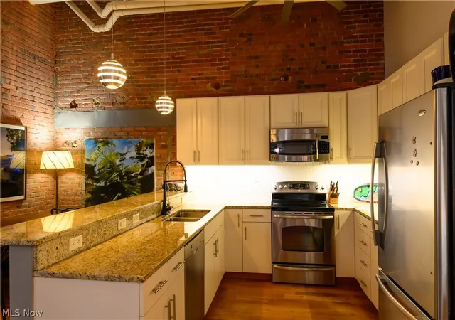 4th image of 635 W Lakeside Ave #406, Cleveland, OH 44113 | MLS# 5207976