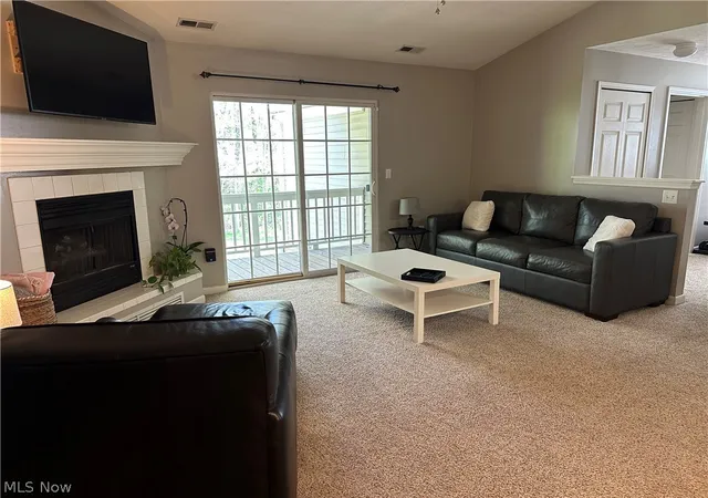 4th image of 3321 Lenox Vlg Dr, Fairlawn, OH 44333