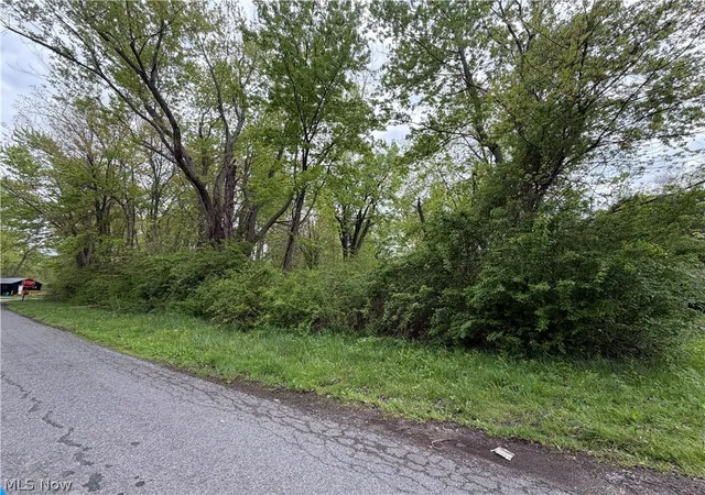 2nd image of 1445 Parkview Dr, Madison, OH 44057 | MLS# 5208172