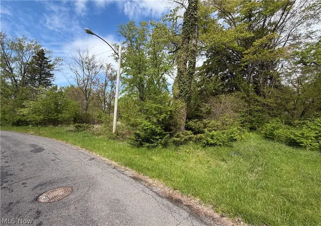 3rd image of 1445 Parkview Dr, Madison, OH 44057 | MLS# 5208172