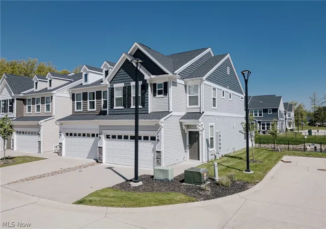 2nd image of 27652 Serviceberry Ct, Westlake, OH 44145 | MLS# 5207207