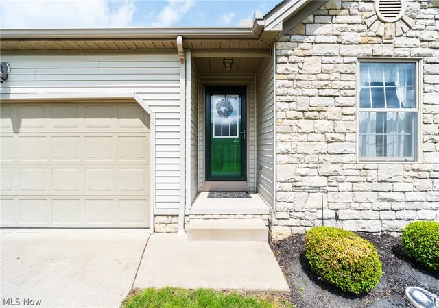 Photo 3 of Condo for sale at 344 Myron St, Hubbard, OH 44425 | MLS# 5207955 | Listing updated on 2026-07-08