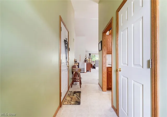 Listing Photo 4 - Condo for sale in building located at 344 Myron St, Hubbard, OH 44425