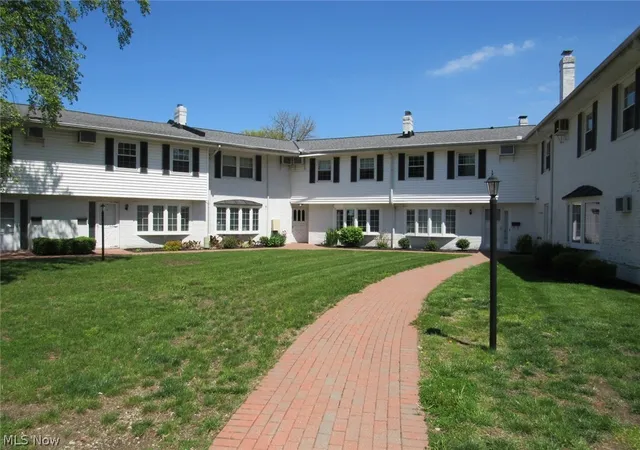 2nd image of 7 Meadowlawn Dr #19, Mentor, OH 44060 | MLS# 5208234