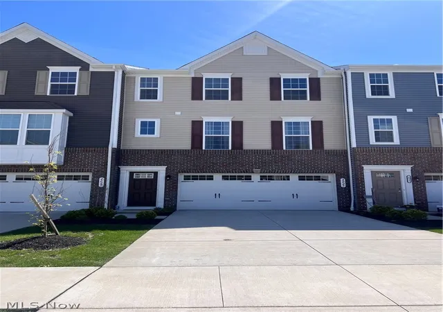 Homes for sale in Stow, OH | 4025 N Steels Cir, Stow, OH 44224 | MLS# 5208068
