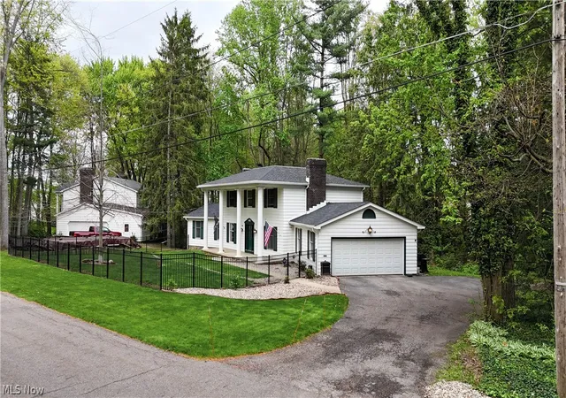 Homes for sale in Salem, OH | 1318 Highland Ave E, Salem, OH 44460 | MLS# 5208245