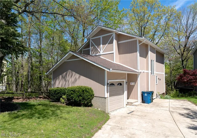 Homes for sale in Bay Village, OH | 495 Cahoon Rd, Bay Village, OH 44140 | MLS# 5207059