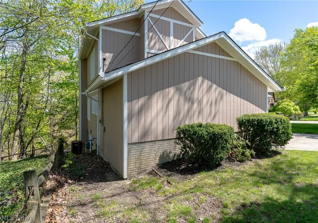 Homes for sale in Bay Village, OH | 495 Cahoon Rd, Bay Village, OH 44140 | MLS# 5207059