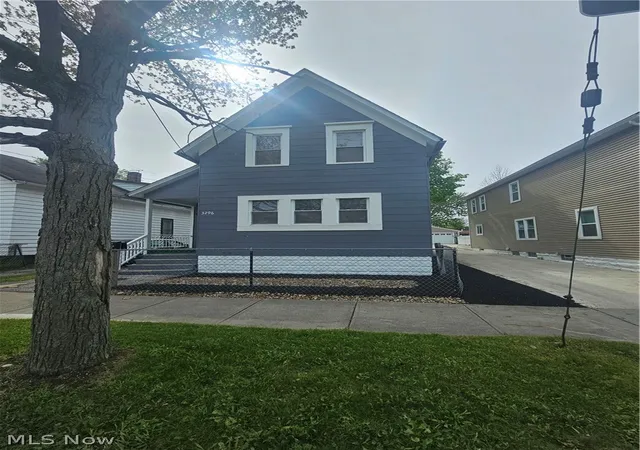 3rd image of 3296 W 44Th St, Cleveland, OH 44109 | MLS# 5208285