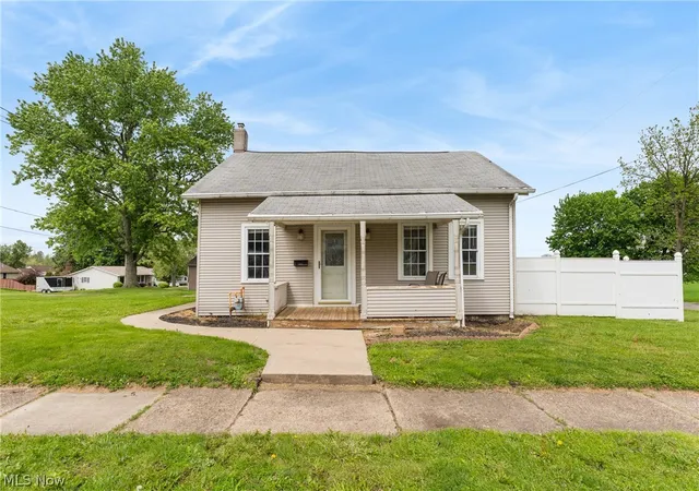 Homes for sale in Massillon, OH | 2906 Lincoln Wy Nw, Massillon, OH 44647 | MLS# 5208131