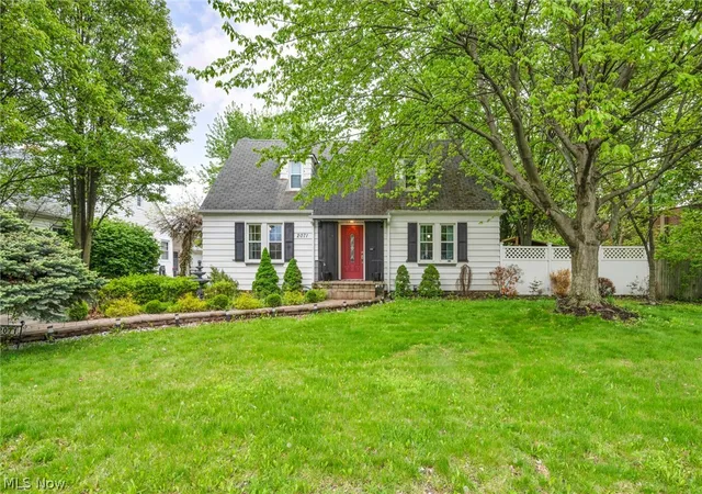 Homes for sale in Rocky River, OH | 2071 Lakeview Ave, Rocky River, OH 44116 | MLS# 5207944