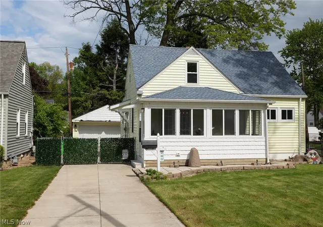 Homes for sale in Avon Lake, OH | 241 Inwood Blvd, Avon Lake, OH 44012 | MLS# 5208071