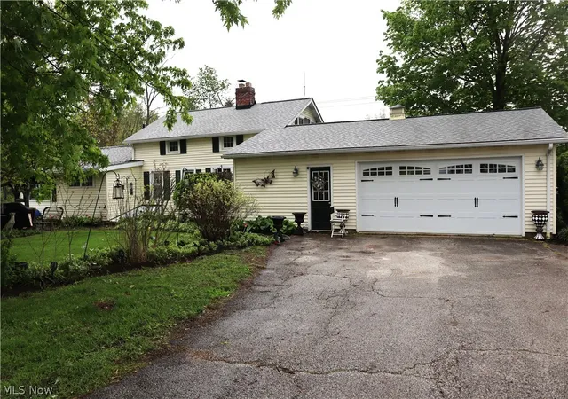 3rd image of 10286 Wilson Mills Rd, Chardon, OH 44024 | MLS# 5208210