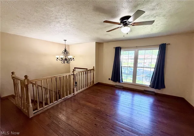 Photo 3 of Single family home for sale at 1128 Oakwood Dr, Vermilion, OH 44089 | MLS# 5208358 | Listing updated on 2026-07-02